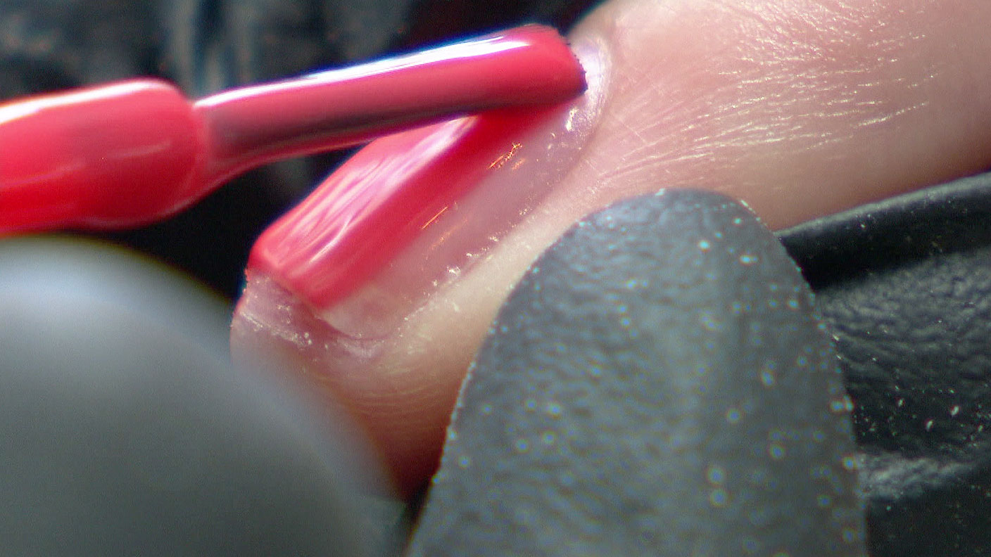 Manicure hybrydowy wykonany samodzielnie w domu