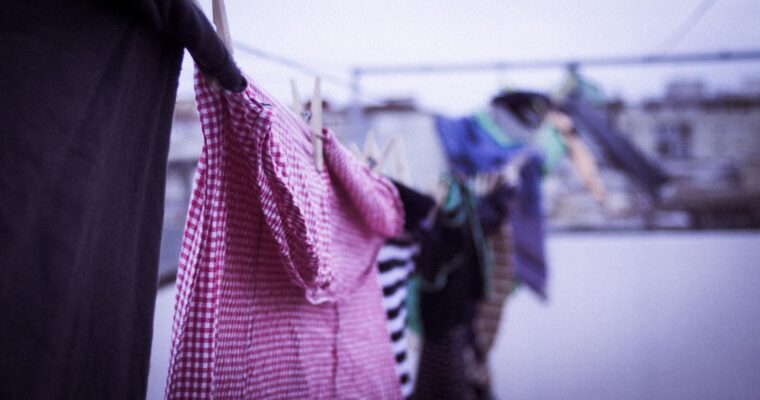 Dlaczego powinniśmy  kupować odzież używaną?