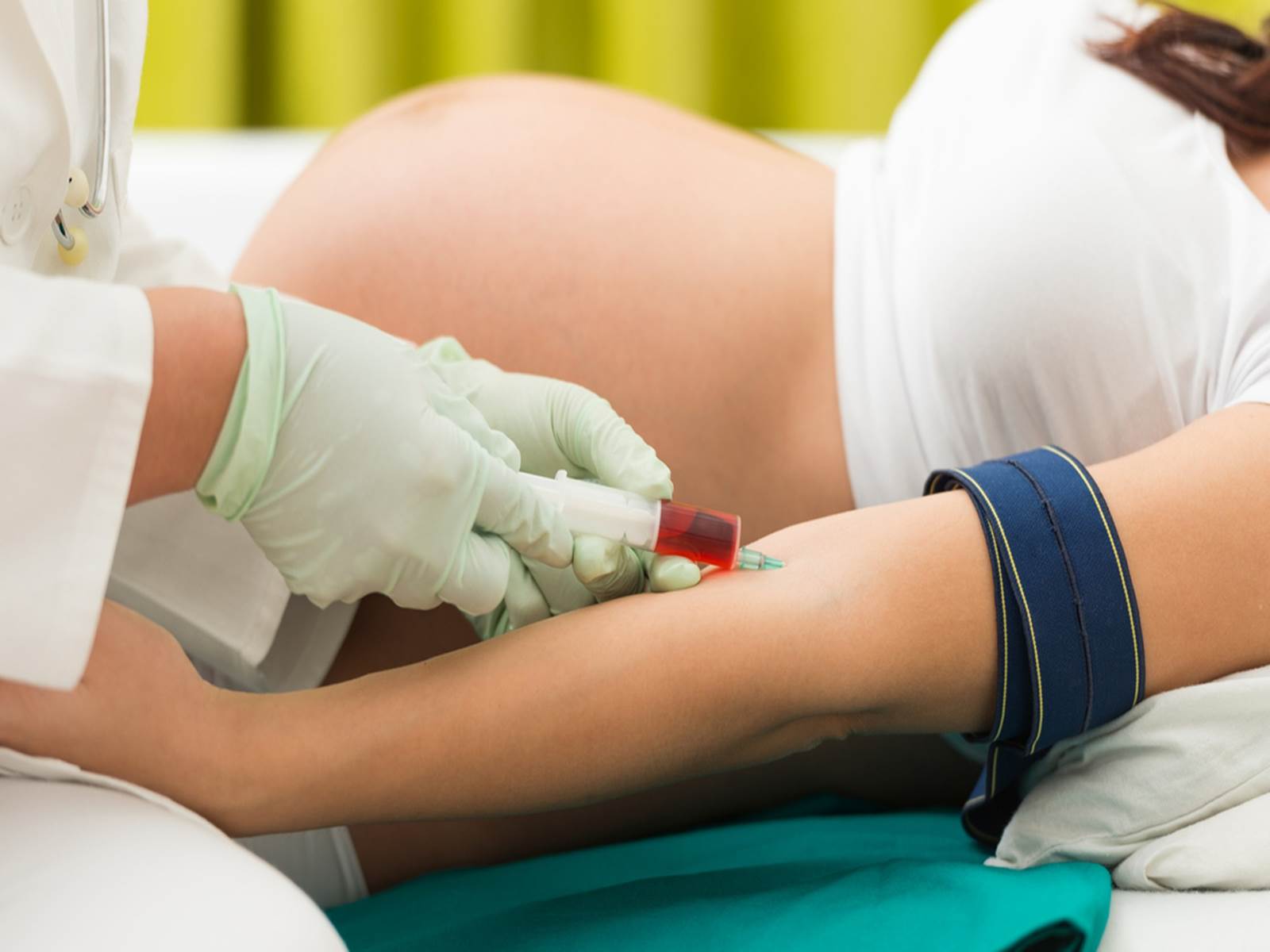 Czy kawa rozpuszczalna to dobry wybór dla ciężarnej?